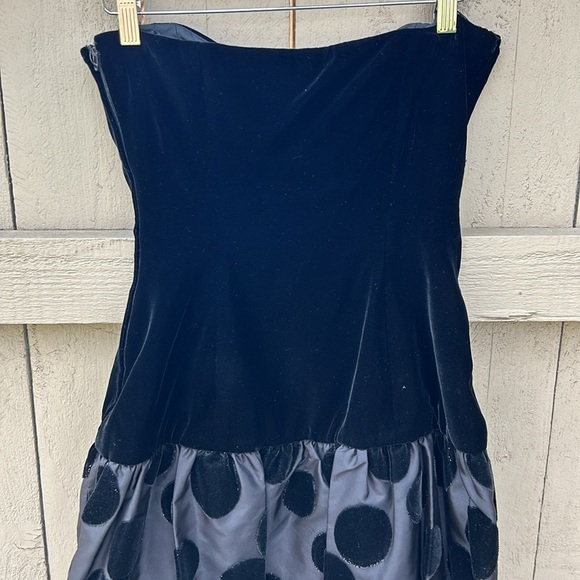 80's Albert Nipon Black Velvet and Satin Cocktail Dress Formal Goth Gothic - Picture 6 of 12